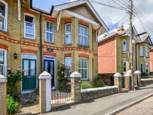 Exterior | The Moorings, Ryde
