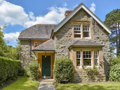 Exterior | Buckshaw Gate, Holwell