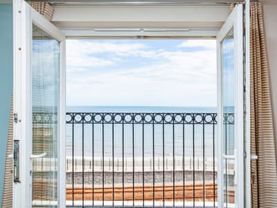 View | WavesGreat Cliff, Dawlish