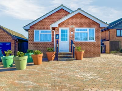 Exterior | Rest-A-While, Freshwater