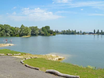 Premium Lake Lodge, Chichester