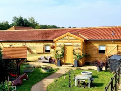 Front | Ashen Equestrian : Mac Shack Stable - Ashen Equestrian, Ashen, near Clare