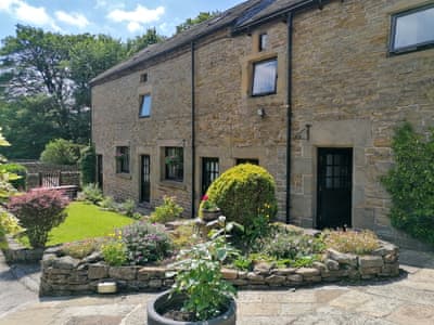 Exterior | Kinder Court, Pennine Court - Nether Ollerbrook Farm, Edale, Hope Valley