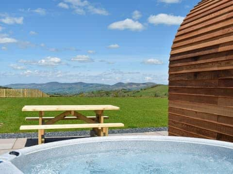 Hot tub | Podiau Uwch Y Dyffryn, Llanelidan, near Ruthin