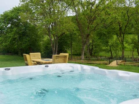 Hot tub | Efyrnwy Pod VIP - Pods Bodyddon, Llanfyllin, near Welshpool