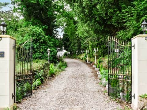 Driveway | Lower East, Knighton-on-Teme, Tenbury Wells