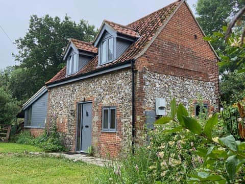 Exterior | Eden Cottage, Little Haubois, near Norwich