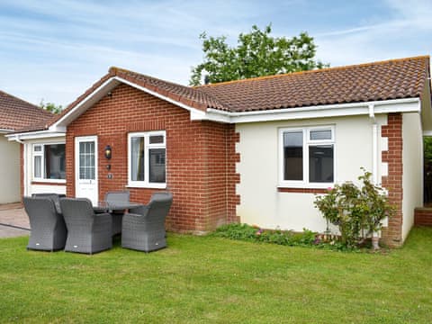 Exterior | Bungalow 9 - Fort Spinney Holiday Bungalows, Yaverland