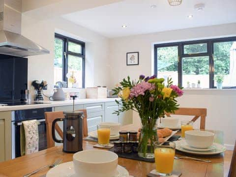 Kitchen/diner | The Old Smithy, Llangunllo