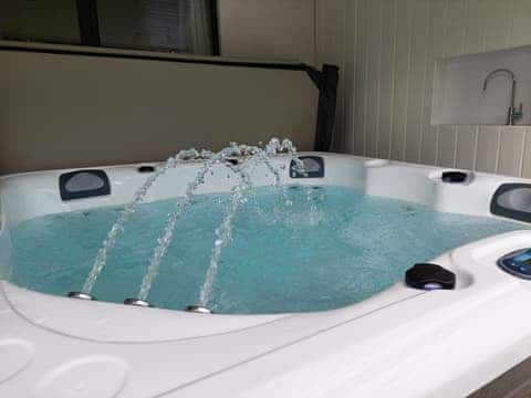 Typical hot tub | Hazel - Little Dunley Cottages, Bovey Tracey