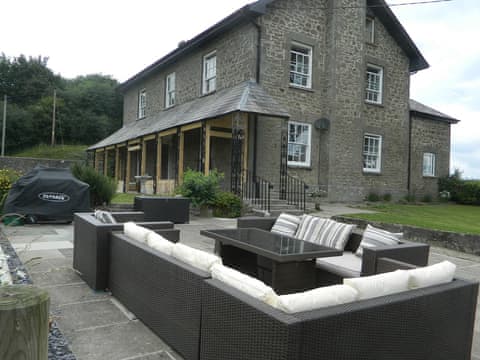 Wonderful holiday home | Llansantffraed House, Hundred House, near Llandrindod Wells