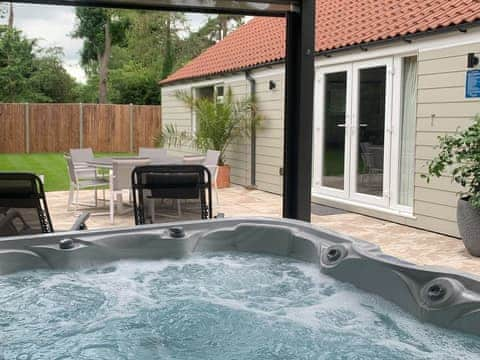 Hot tub | Little Orchard, Worlington, near Bury St Edmunds