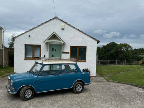 Exterior | Oakleigh, Holymoorside