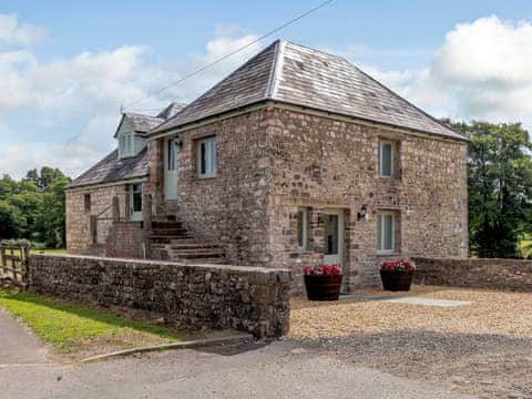 Exterior | The Old Granary - Henrhiw Farm Cottages, Monkswood, near Usk
