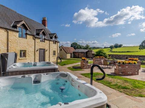 Hot tub | Henrhiw Farm - Henrhiw Farm Cottages, Monkswood, near Usk