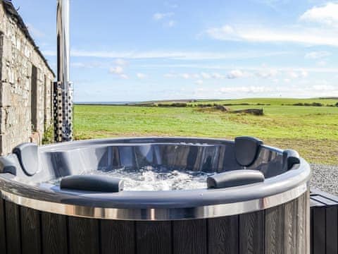 Hot tub | The Seaview Retreat - Kevans Farm, Whithorn, Newton Stewart