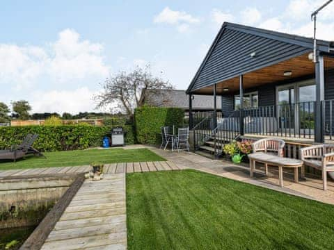 Exterior | Sunset Lodge, Brundall, near Norwich