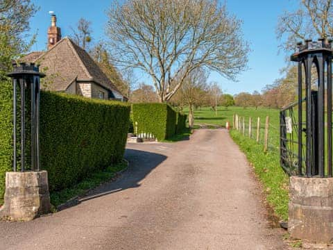 Driveway | The Gatehouse Cottage, Wells