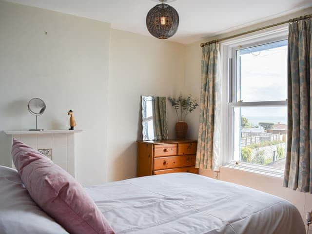 Double bedroom | Seaport Cottage, Ventnor