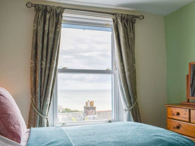 Double bedroom | Seaport Cottage, Ventnor