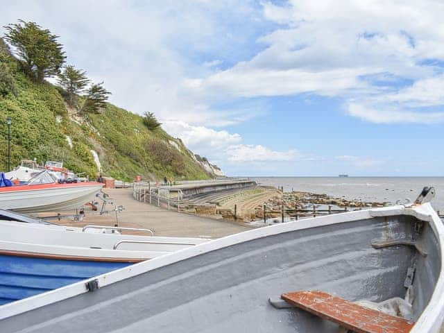 Surrounding area | Seaport Cottage, Ventnor