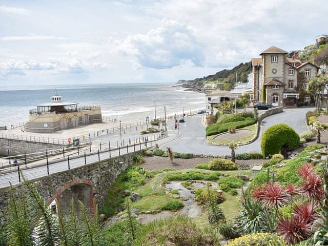 Surrounding area | Seaport Cottage, Ventnor