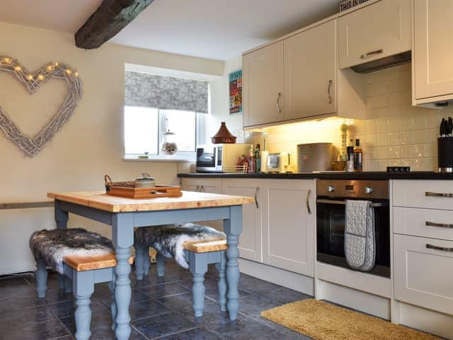 Kitchen/diner | Meadow View Cottage - The Artists Cottages, Pickering