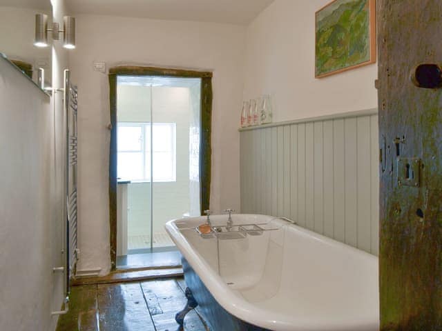 Bathroom | Staveley Park - Staveley Park Holiday Cottages, Staveley