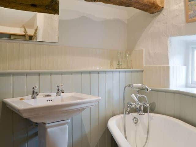 Bathroom | Staveley Park - Staveley Park Holiday Cottages, Staveley