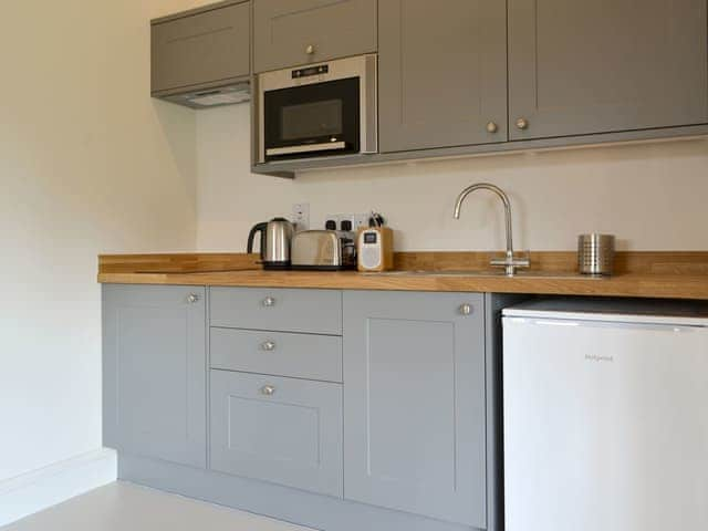 Kitchen | Staveley Park Studio - Staveley Park Holiday Cottages, Staveley