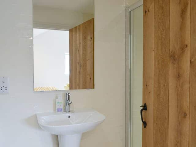 Shower room | Staveley Park Studio - Staveley Park Holiday Cottages, Staveley