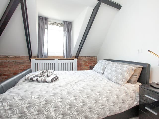 Kingsize bedroom | Beachside, Teignmouth