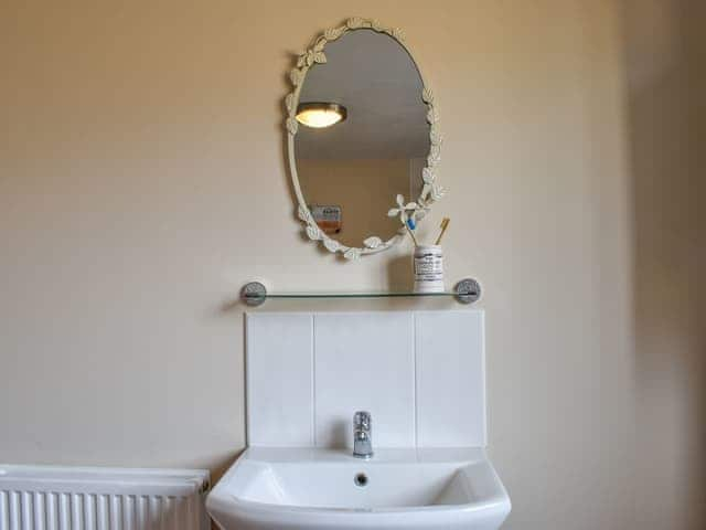 Bathroom | Sea Dog Cottage, Scarborough