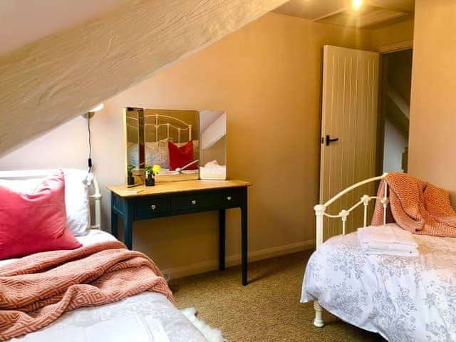 Twin bedroom | Lemon Cottage, Bickington