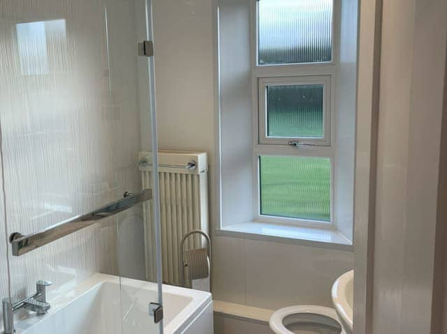 Bathroom | Sea View at Lamberton, Berwick-upon-tweed