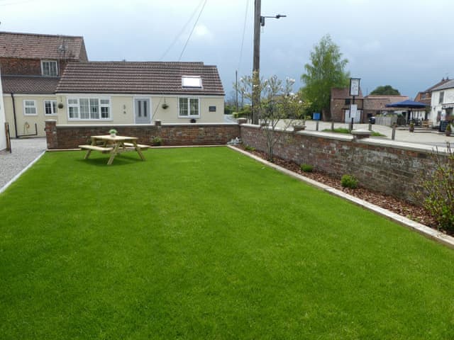 Exterior | Duck Cottage, Tholthorpe, near York