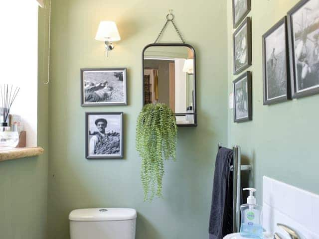 Bathroom | Beech Tree Cottage at Blackaton Manor Farm, Widecombe-in-the-Moor