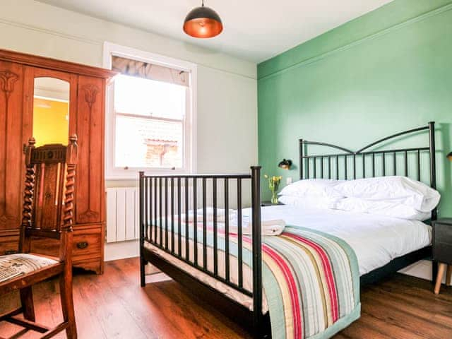 Double bedroom | Holst Apartment, Cheltenham