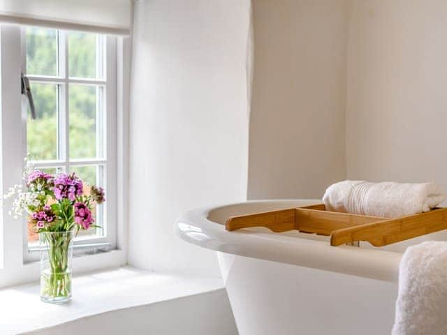 Bathroom | Box Tree Cottage, Blakeney, near Lydney