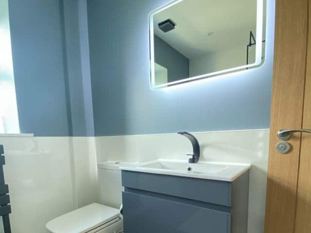 Bathroom | Blue Heron Lodge, Kirkby Stephen