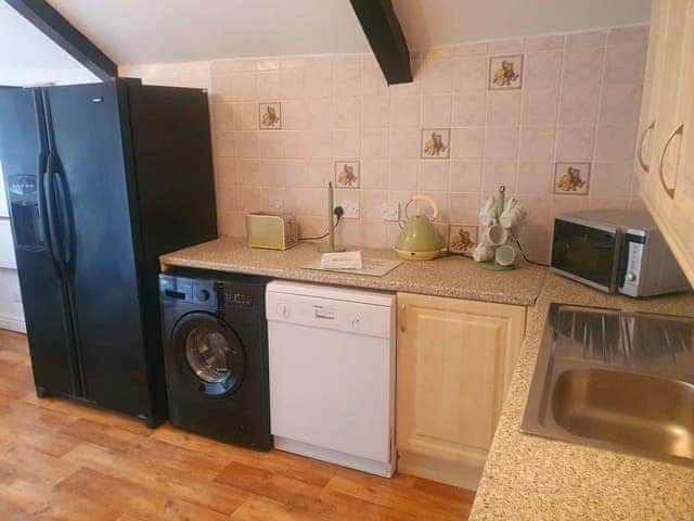 Kitchen | Coachman&rsquo;s - Rosecraddoc Manor, Near Liskeard