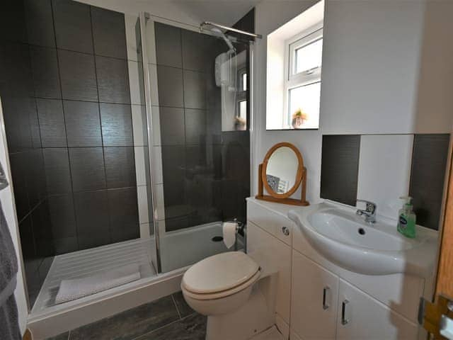 Shower room | Orchard Farm Cottage, Barnby, near Beccles