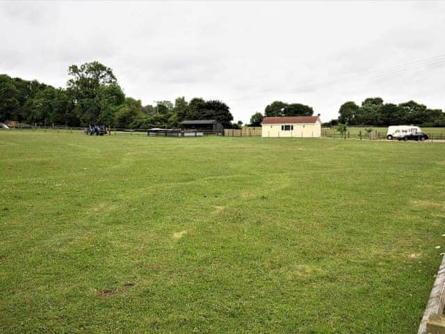 Garden and grounds | Orchard Farm Cottage, Barnby, near Beccles