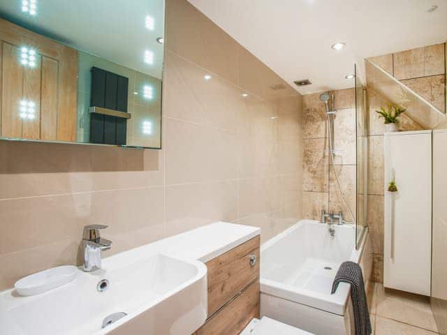 Bathroom | Fern Cottage, Bradwell