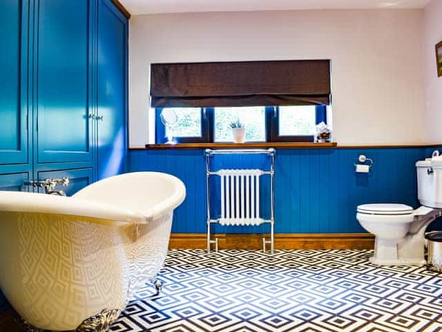 Bathroom | Woodside Cottage, Backbarrow, Near Ulverston