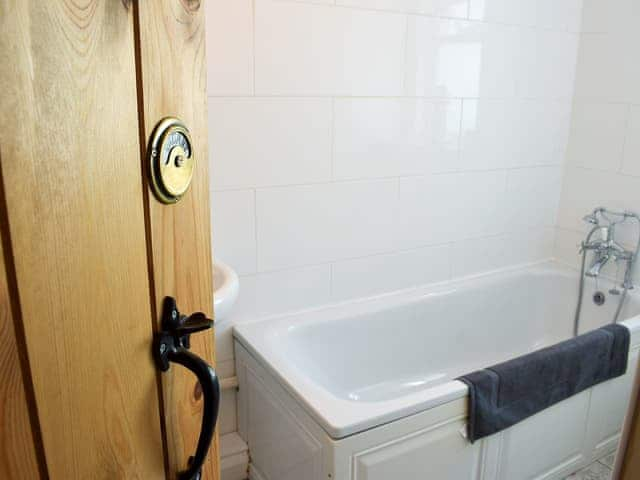 Shower room | Alice Cottage, Embleton