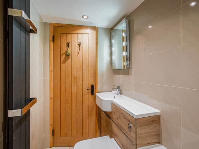 Bathroom | Fern Cottage, Bradwell