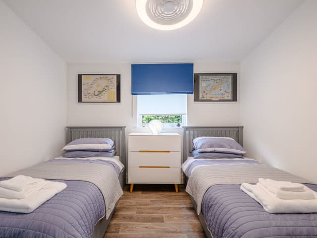 Twin bedroom | Norfolk Broads and Coast, Winterton on Sea