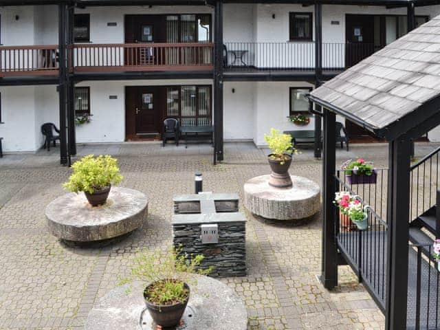 Courtyard | Quaysiders Club Apartments - Quaysiders Club E, Quaysiders Club Apartments - Quaysiders Club B - Quaysiders Club Ap, Ambleside