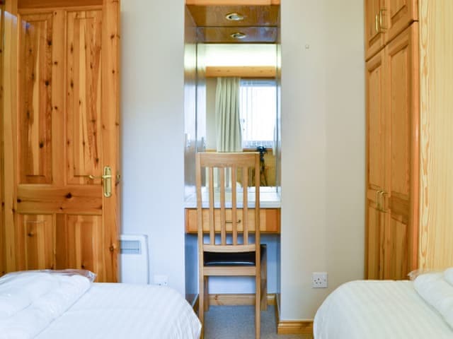 Typical Twin bedroom | Quaysiders ClubQuay, Ambleside